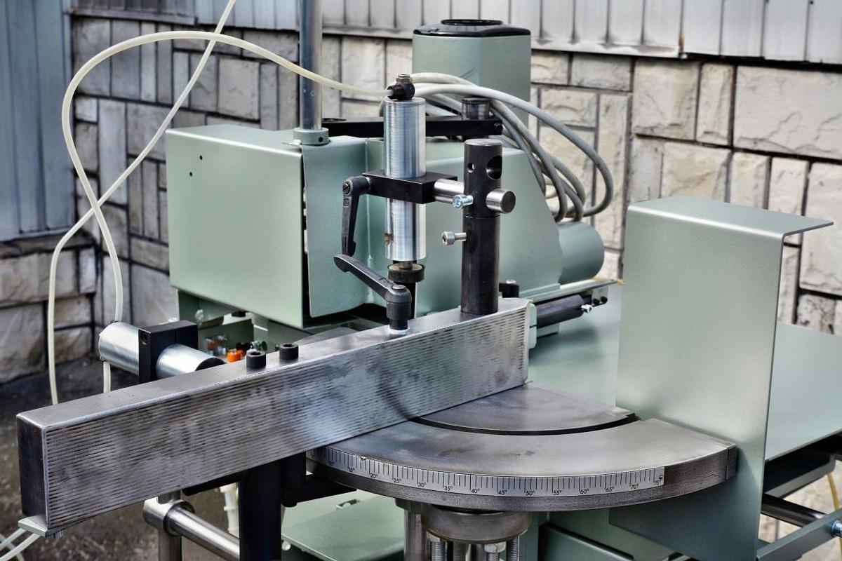 Używane FREZARKA DO SŁUPKA AUTOMATYCZNA GRAULE AKF 6/250