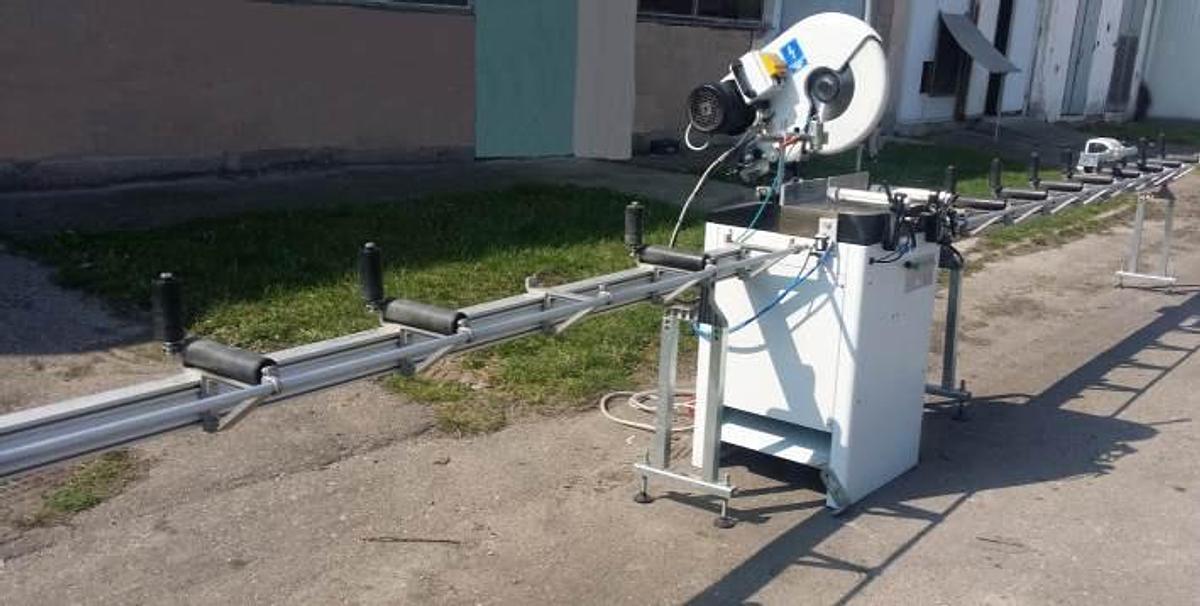 Used SINGLE HEAD FOM INDUSTRIE SIKA PLUS SAW WITH INFEED AND OUTFEED TABLE YEAR 2008
