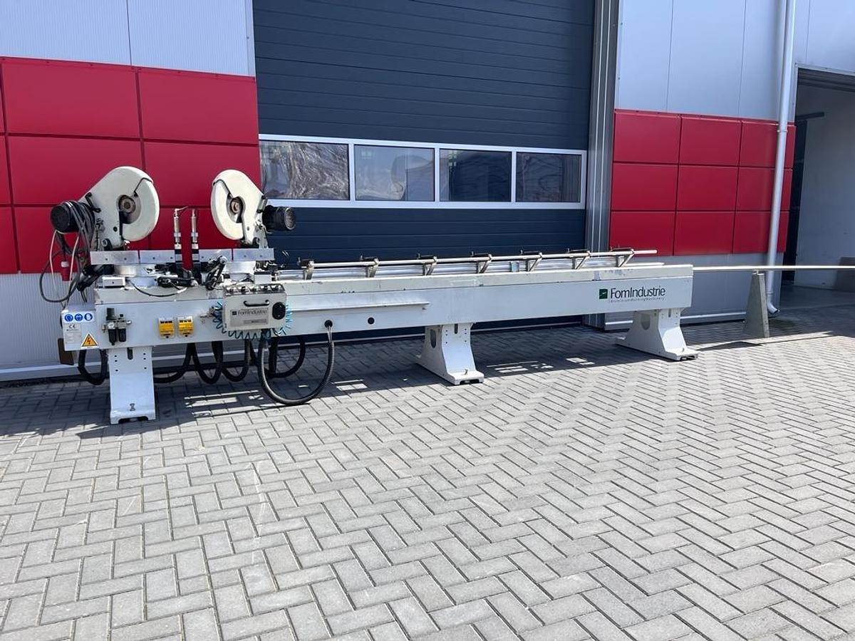 Used FOM INDUSTRIE MOXIE DOUBLE HEAD SAW YEAR 2007