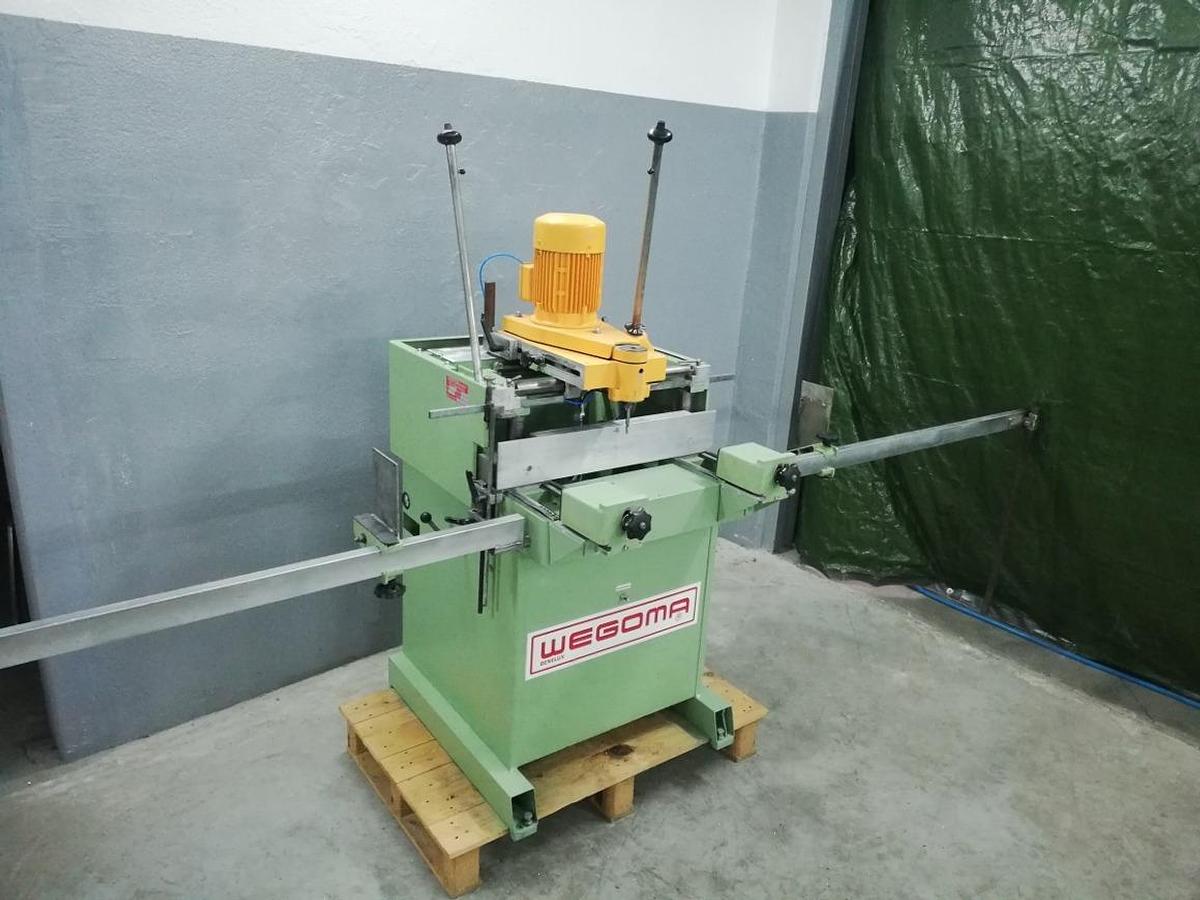 Used ROTOX MILLING AND COPYING MACHINE KF 452 / WEGOMA