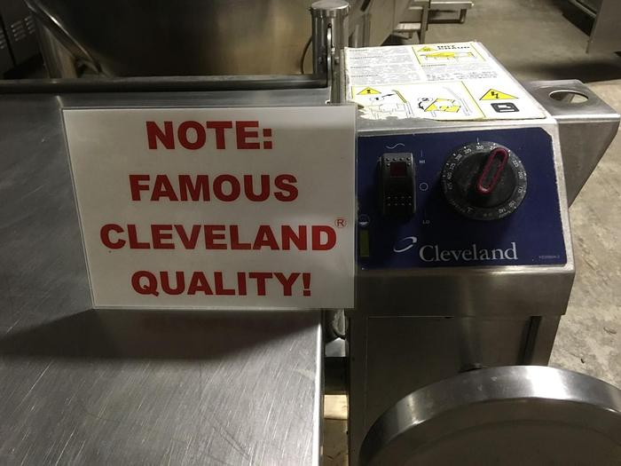 Used CLEVELAND RANGE #SGL-30T1, "POWER PAN" 30 GAL. NAT. GAS TILTING BRAISING PAN SKILLET (#817).