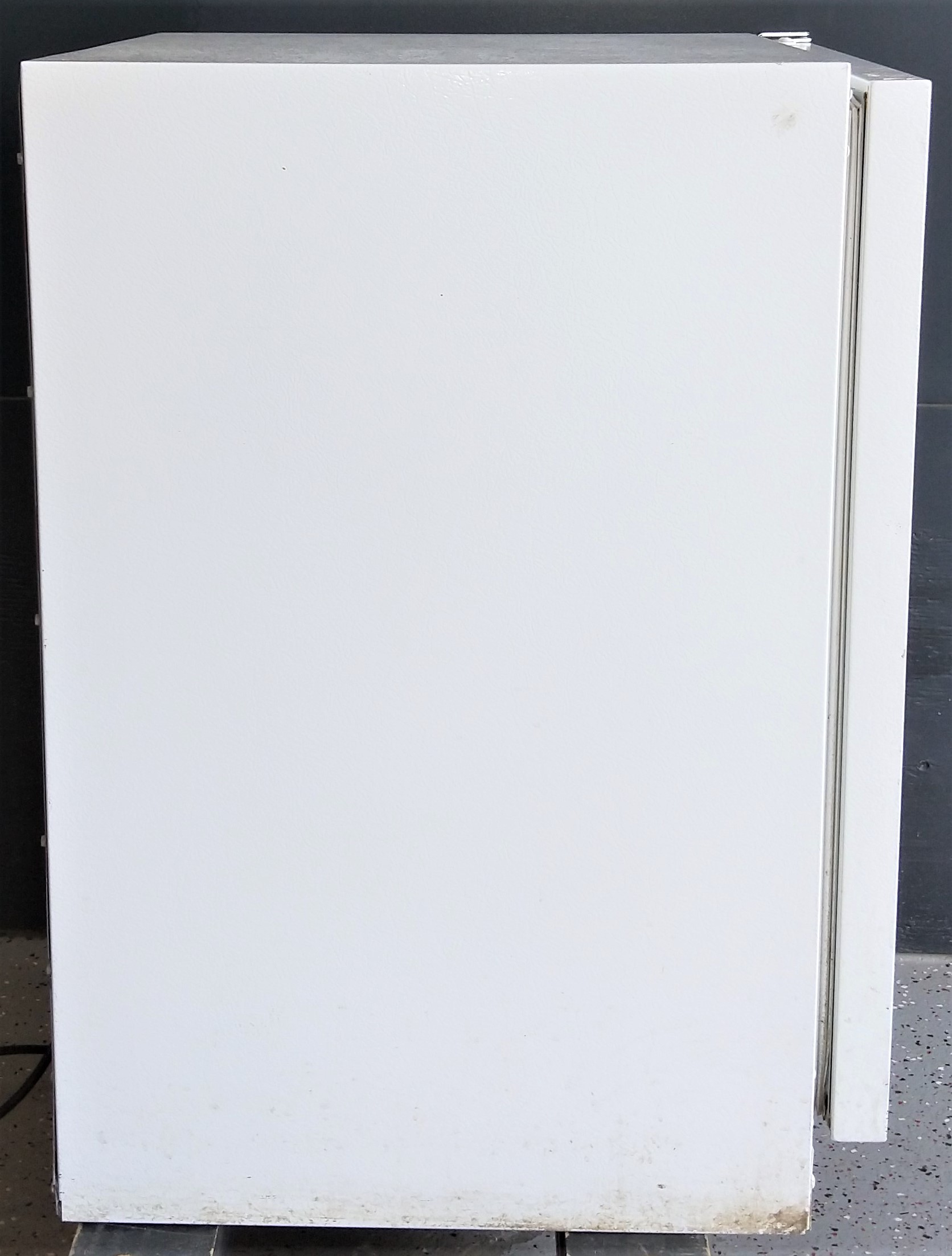 Used Fisher Isotemp 3724 Refrigerated BOD Incubator