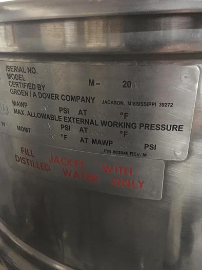 Used GROEN DHT/1-40 STEAM KETTLE 40 GAL. TILTING SELF CONTAINED NAT. GAS (#750, #751)