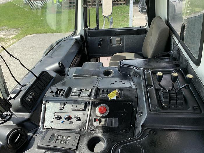 Used 2009 VOLVO  AUTOCAR