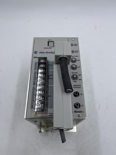 Used ALLEN-BRADLEY 2098-DSD-005-SE