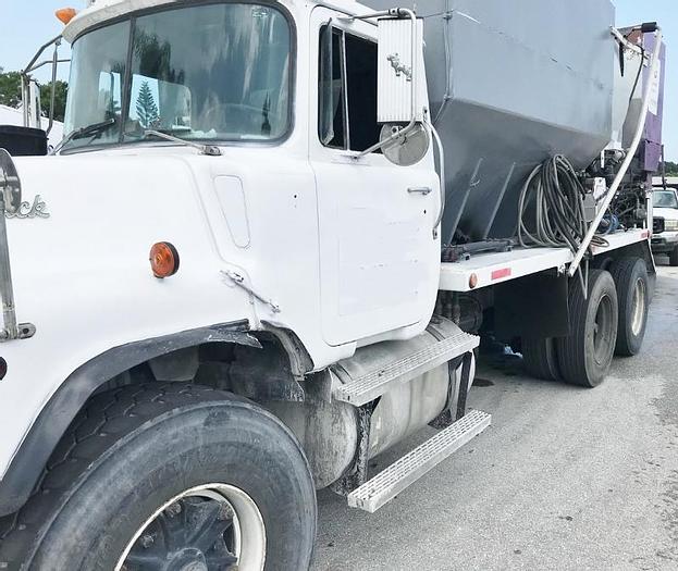 Used Mack/Zimmerman 11 Yard Volumetric Mixer Truck