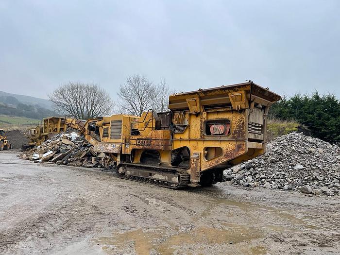 Used 2009 Extec C12+ tracked jaw crusher