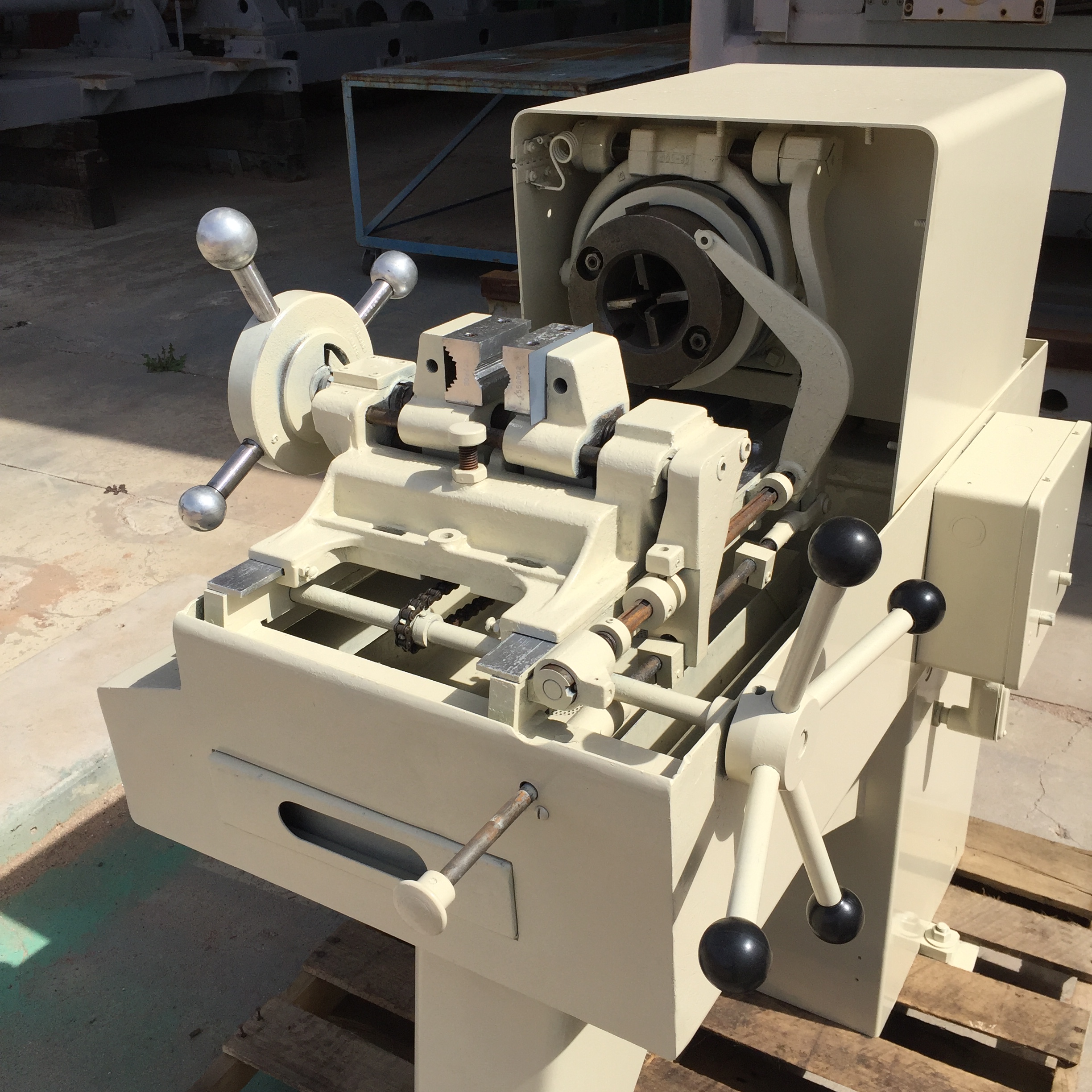 Used 2 1/4” Oster Mdl. 792-A, SN: RV-2,  Bolt Threader