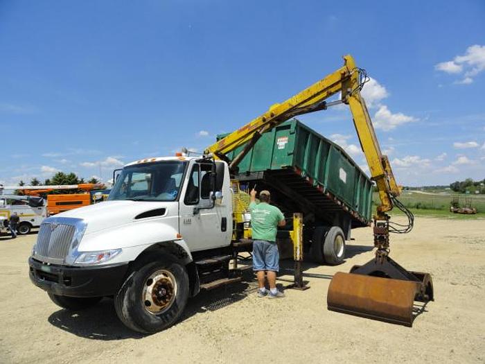 Used 2002 INTERNATIONAL DURASTAR 4400