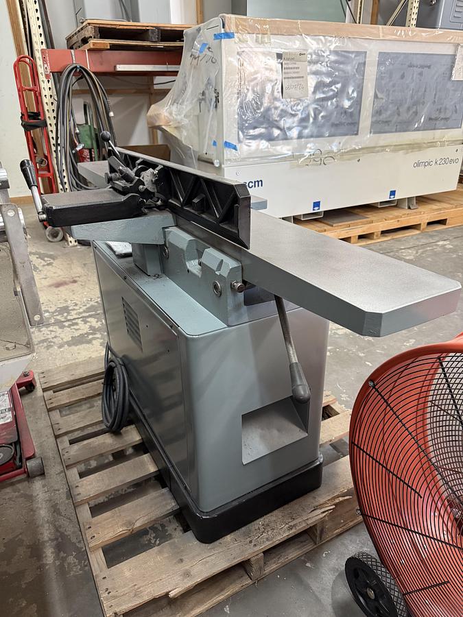 Refurbished Delta/ Invicta 8'' Long Bed Jointer w/ New Byrd Head