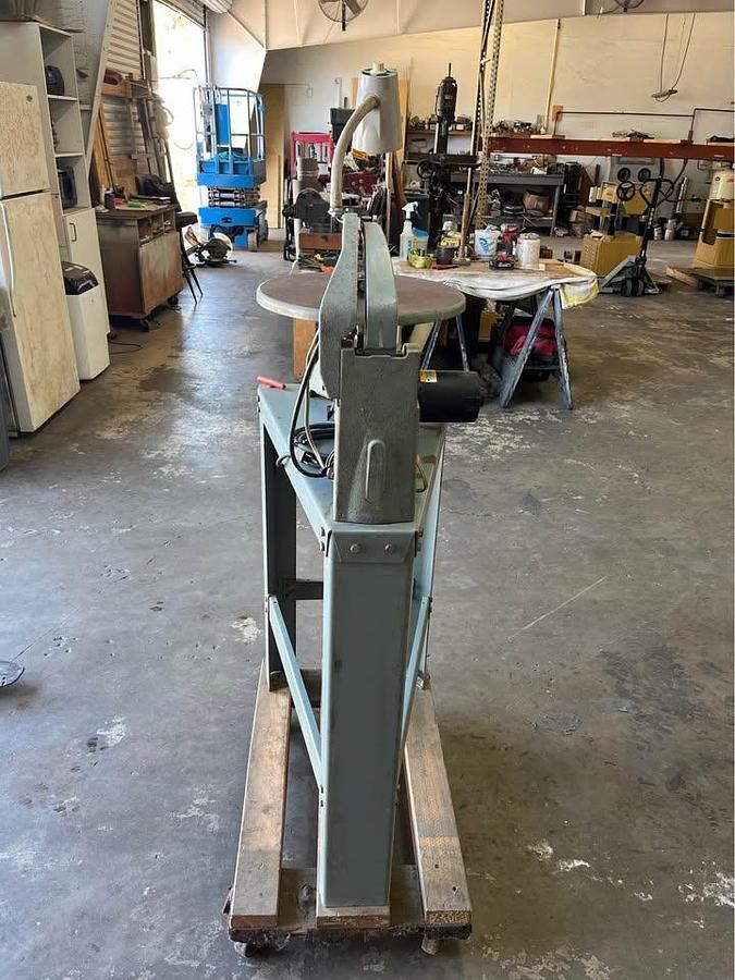 Used Delta 40-601 Scroll Saw with Stand & Work Light