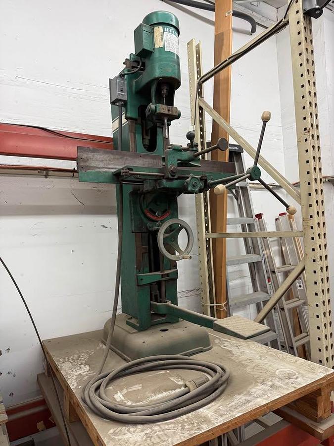 Used Powermatic Model 400 Chisel Mortiser – Extra Tooling Included
