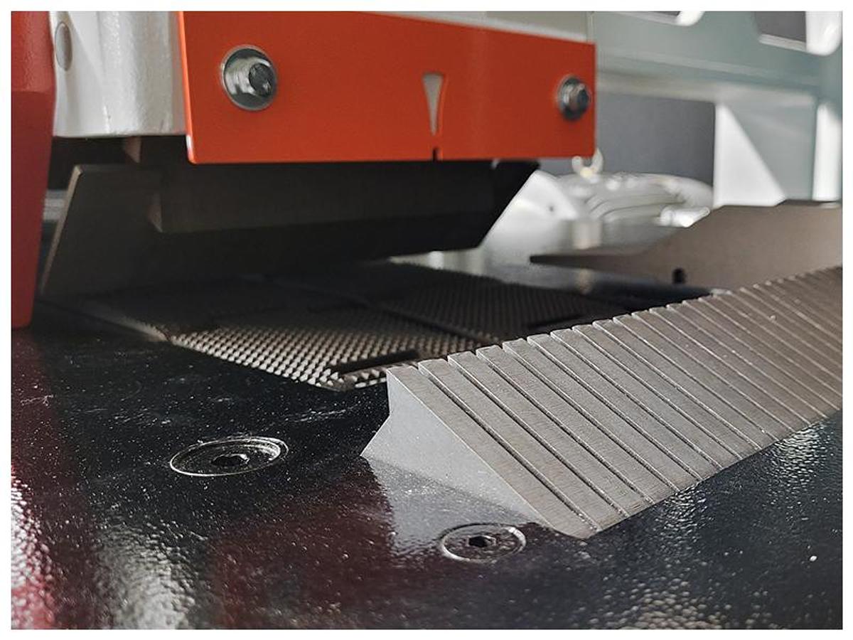 CANTEK R18 BOTTOM CUTTING STRAIGHT LINE RIPSAW