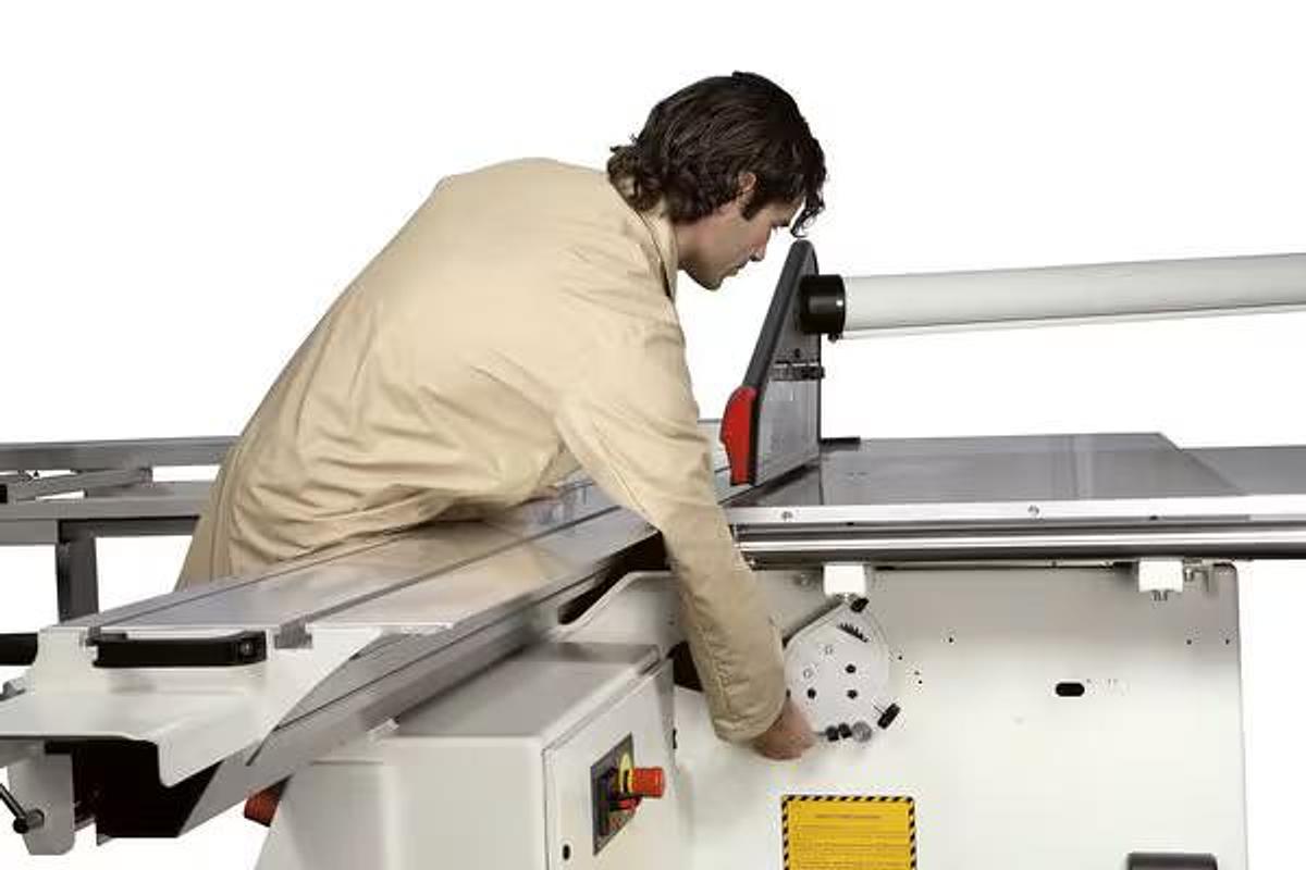 SCM Group Nova SI 4 EP - 3 Phase 10.5’ Programable Sliding Table Saw