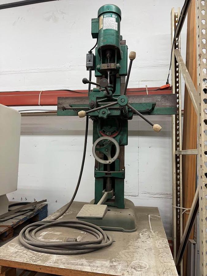 Used Powermatic Model 400 Chisel Mortiser – Extra Tooling Included