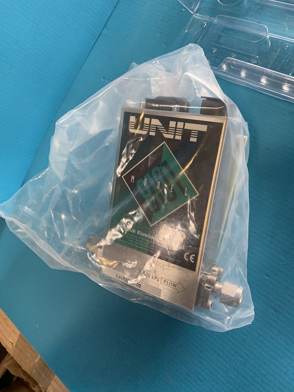 Used digital elastomeric seal mass flow controller ufc-8101