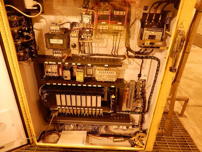 Used JET EDGE ULTRA HIGH PRESSURE INTENSIFIER PUMP