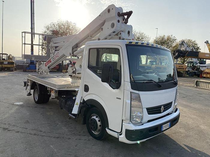 Used 2013 RENAULT MAXITY CON PIATTAFORMA CMC TB 240