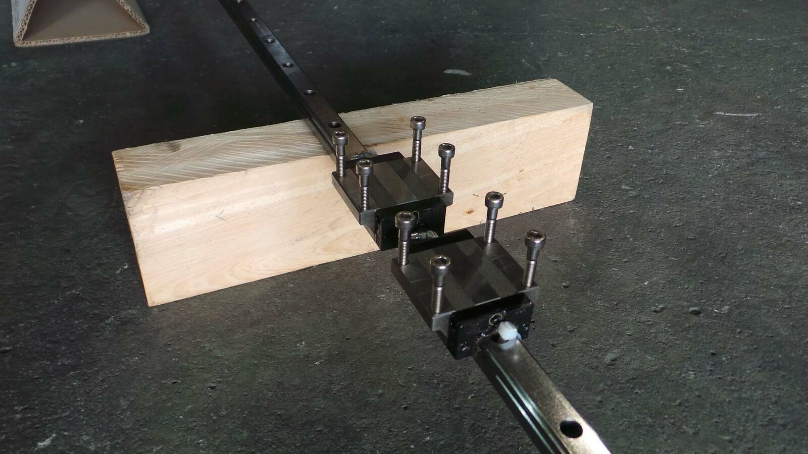 Used NSK Ltd Japan LH20 Linear, With 4 Bearing Guide Rail, LH20 / ( Rail 2.25 Meter Long ) / Bearing Guide Width is 6.3 cm / NSK Japan