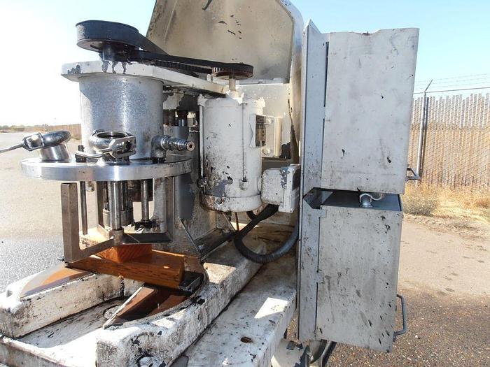 Used 2 GALLON ROSS VERSAMIX – S/S – VACUUM – JACKETED – #7795