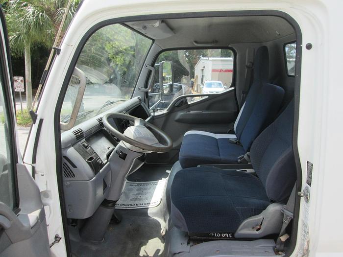 Used 2010 Mitsubishi Fuso Flat-Bed