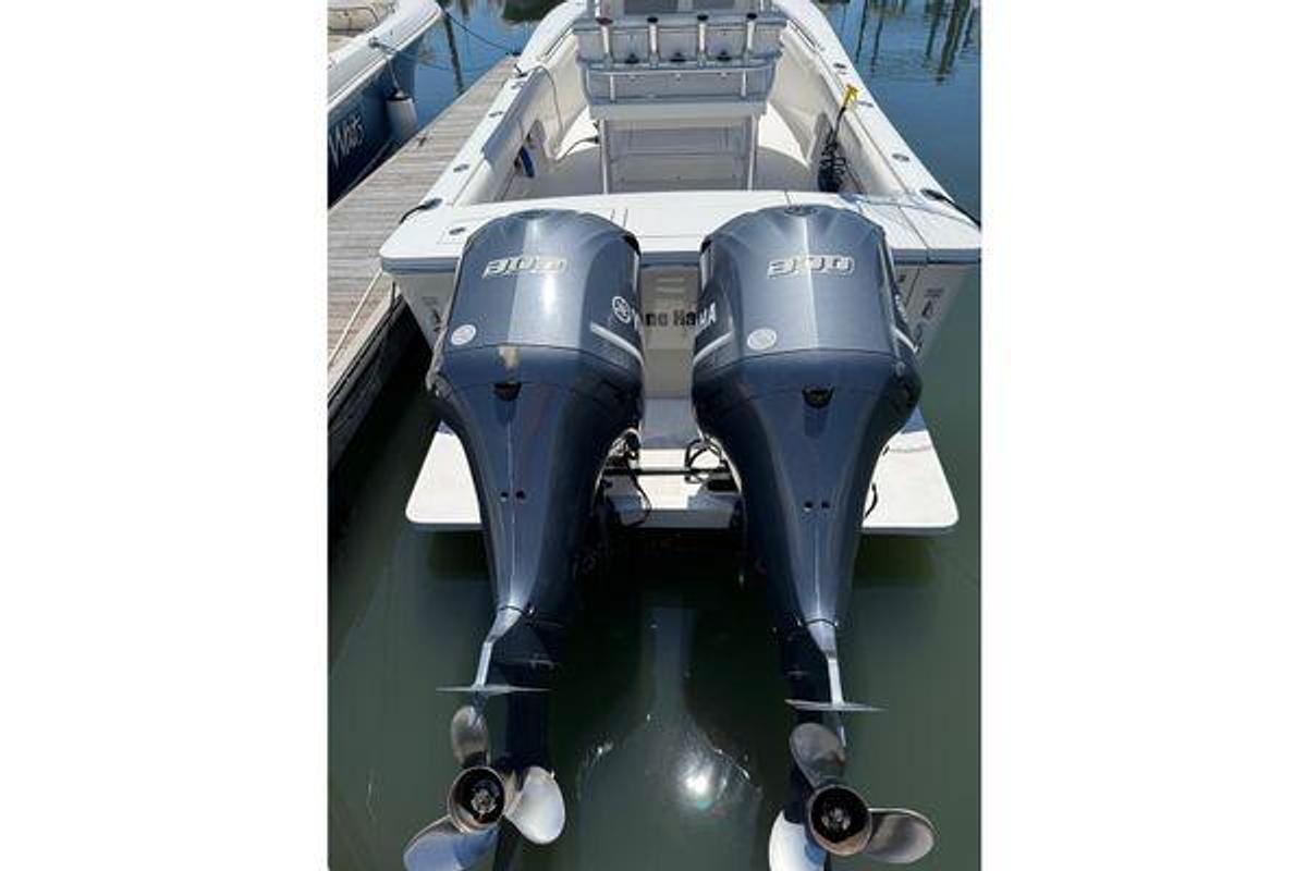 Used 2015 Regulator 28 Forward Seating | 28ft