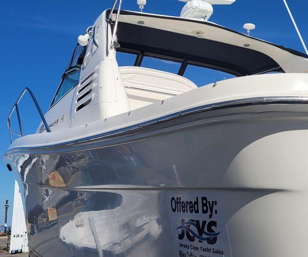 Used 1997 33' Sea Ray 330 Express Cruiser