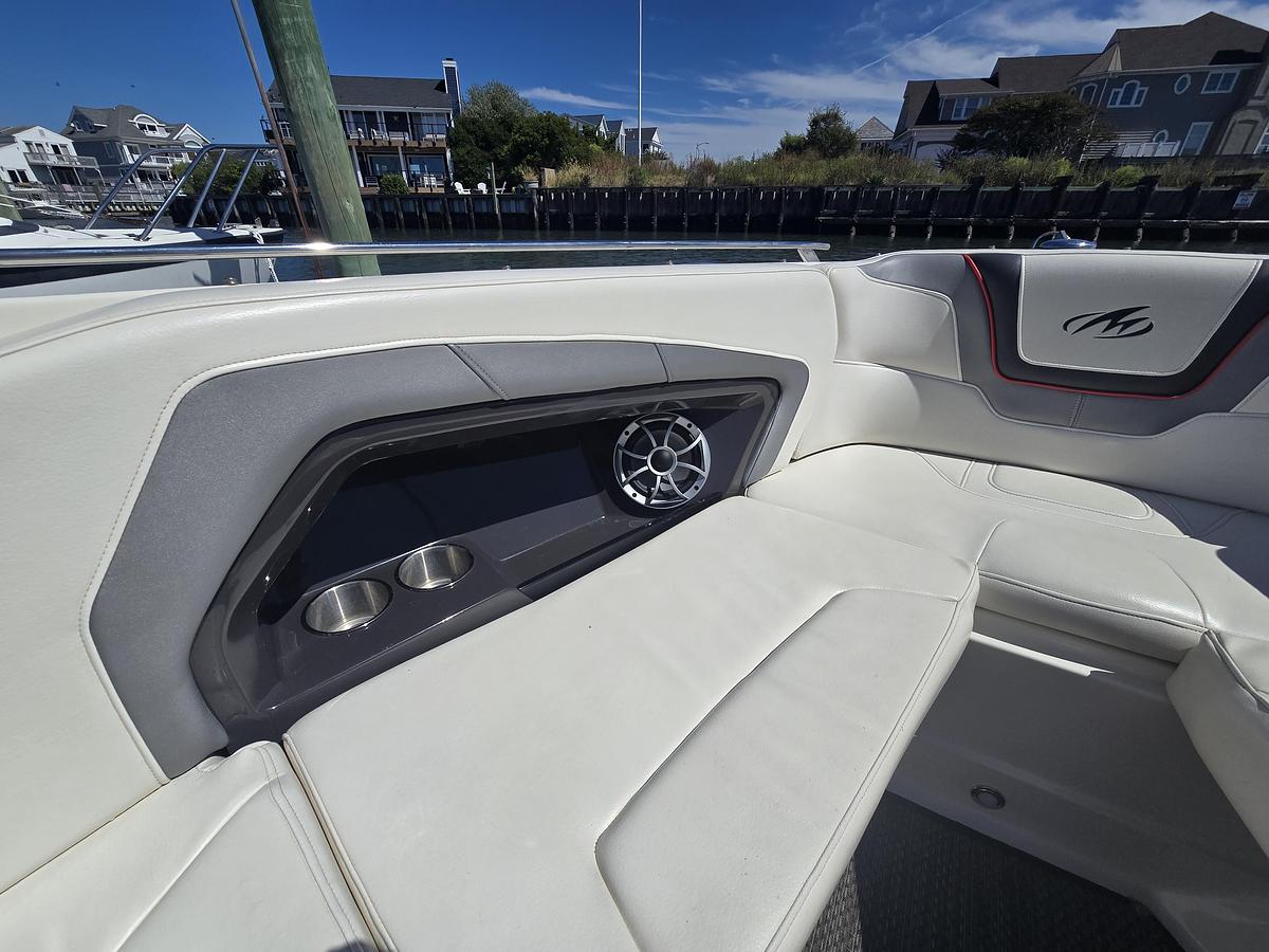 Used 2014 288 Monterey SS | 28ft