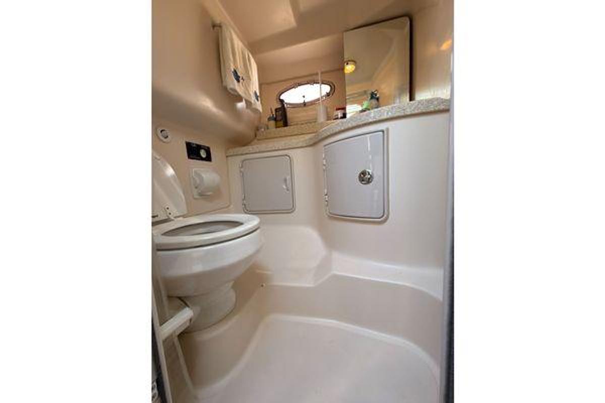 Used 2005 34' Regal 3350 Sport Cruiser