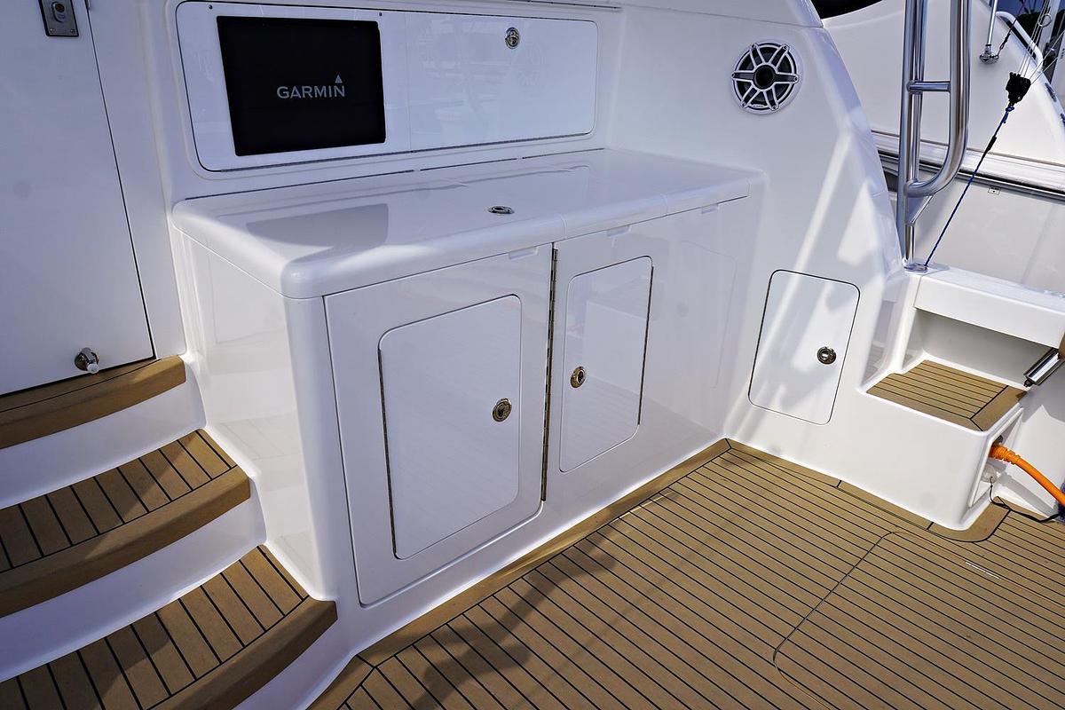 Used 2022 Henriques 42EXHT | 42ft