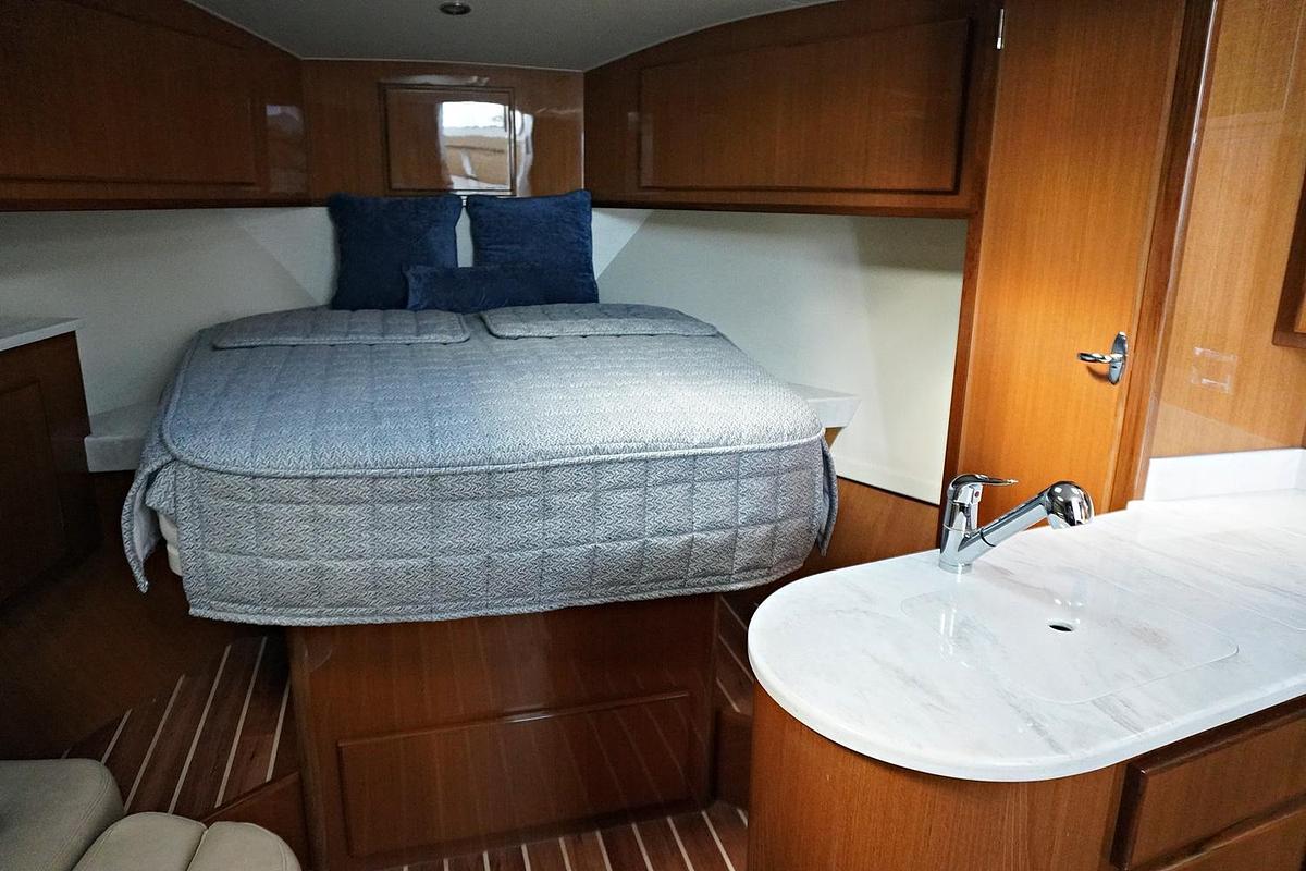 Used 2022 Henriques 42EXHT | 42ft