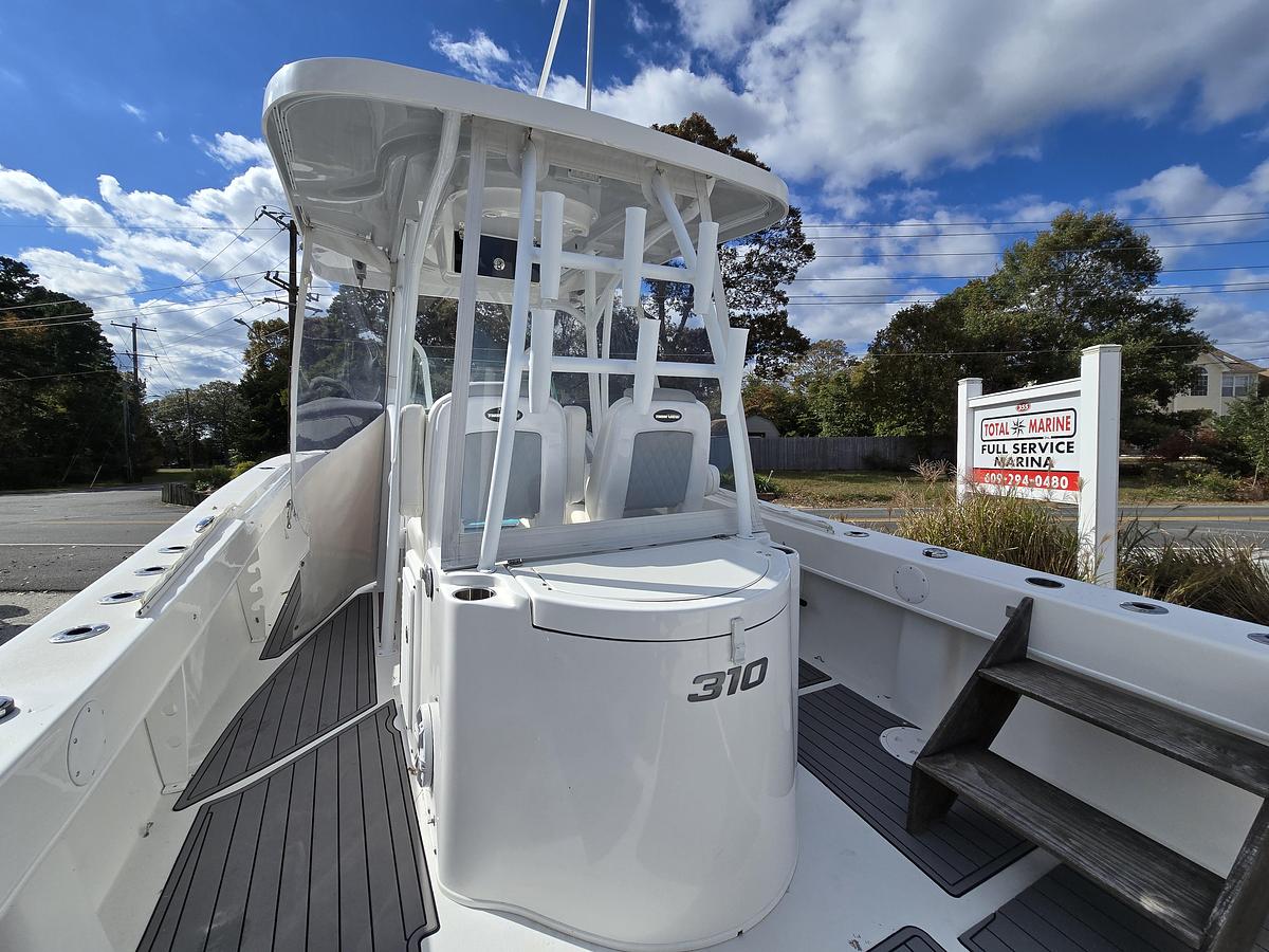 Used 2021 Twin Vee 310 CC | 31ft