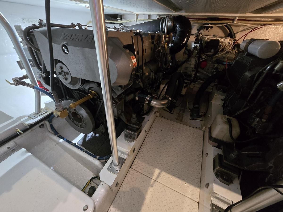 Used 2003 35' Henriques Sportfisherman Flybridge | 35ft