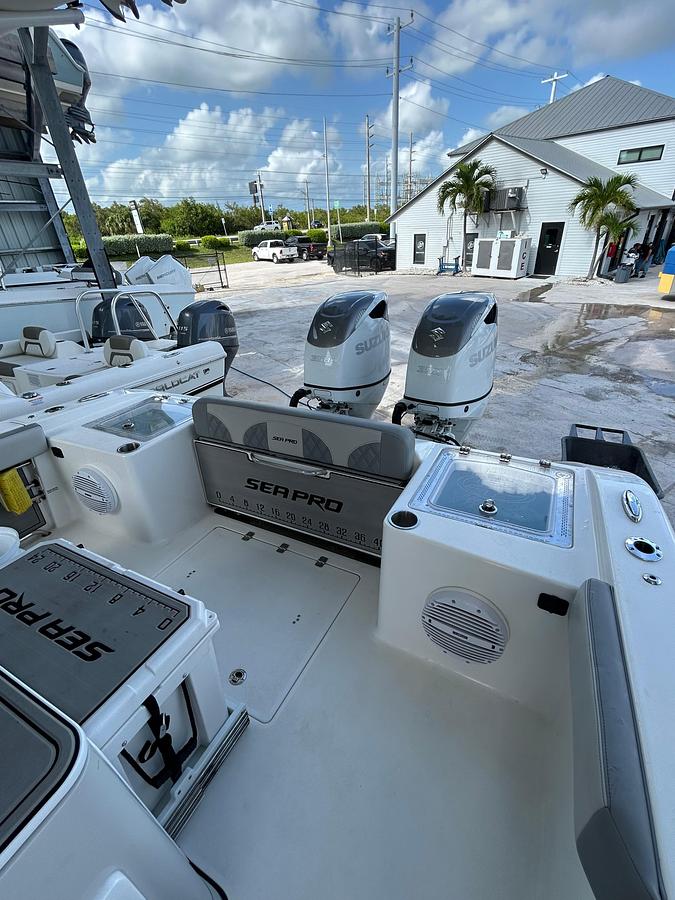 Used 2024 Sea Pro 320 DLX Center Console | 32ft