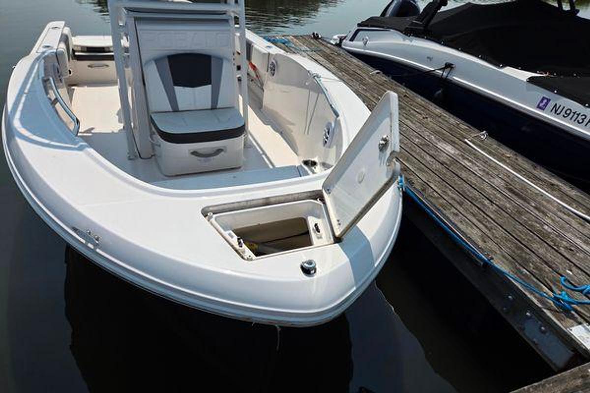 Used 2025 18' Robalo R180 Center Console