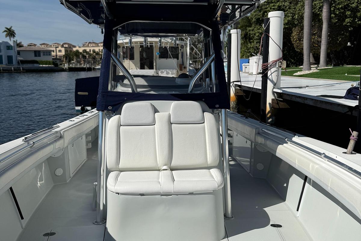 Used 2018 Bluewater Center Console | 35ft