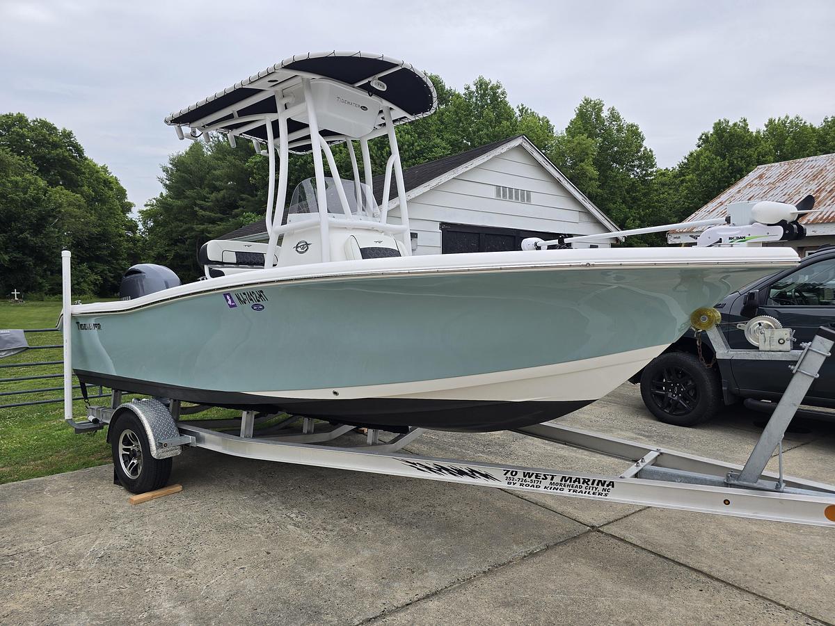 Used 2022 19' Tidewater 198 Adventure Center Console