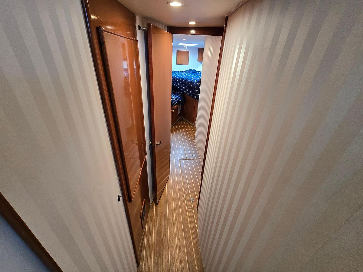 Used 2000 Post 47 Convertible Post Yachts | 47ft