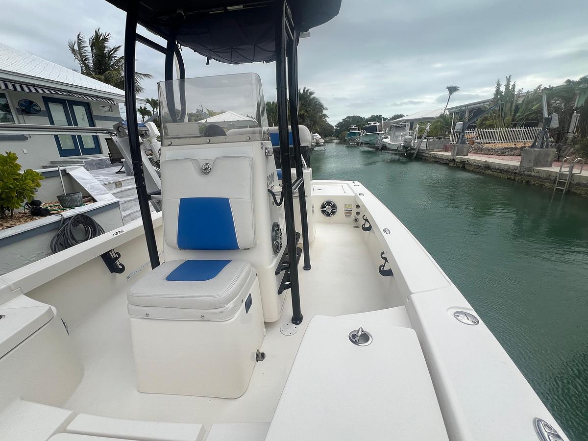 Used 2014 Pathfinder 2300 HPS | 23ft