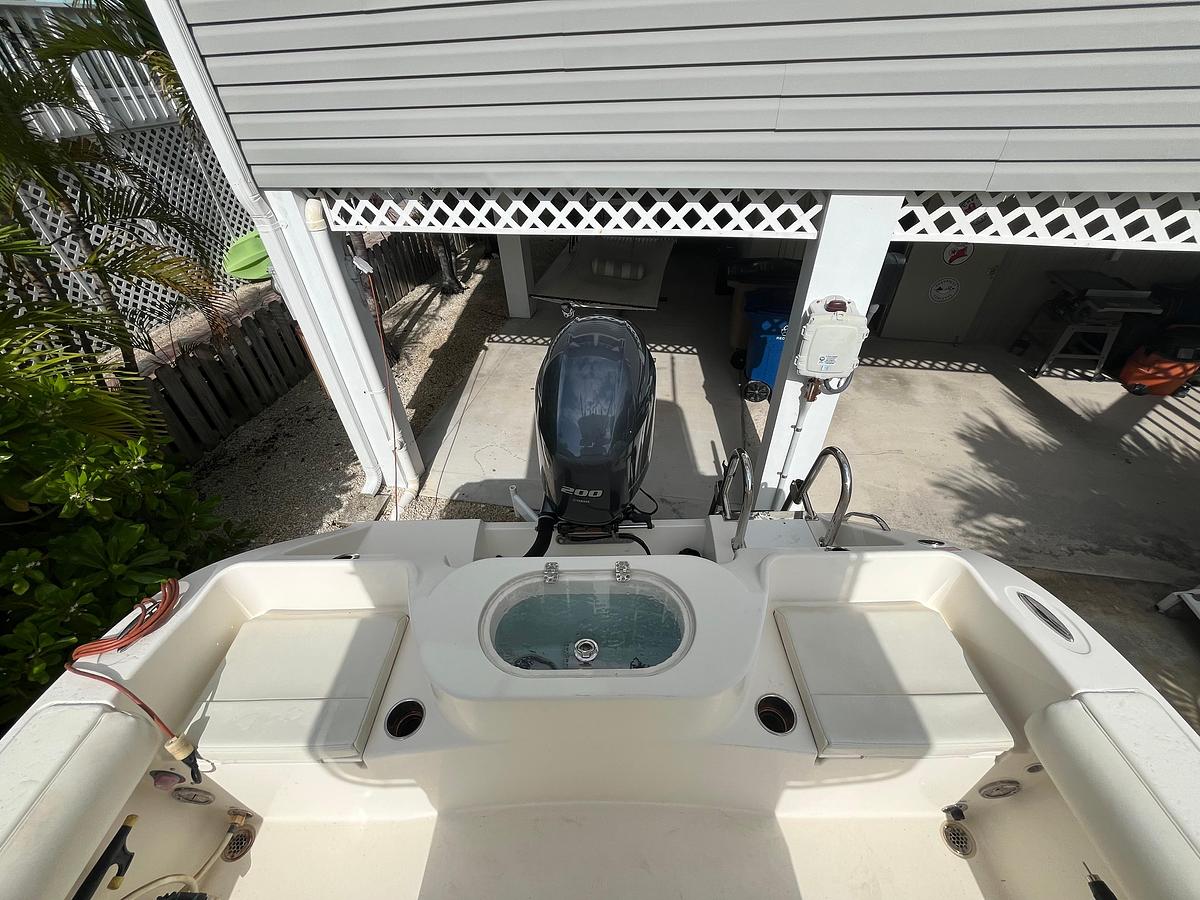 Used 2014 Cobia 217 Center Console | 22ft