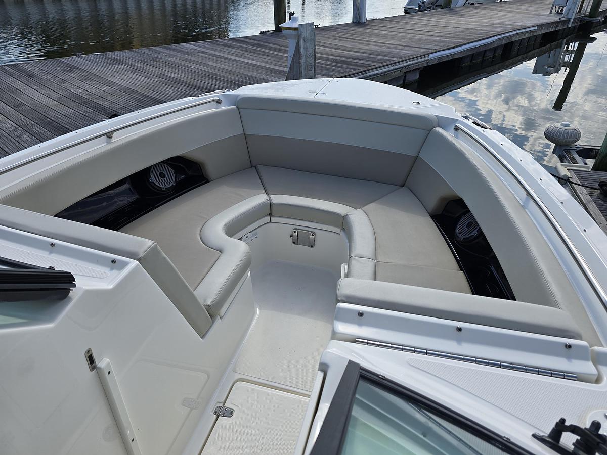 Used 2022 Boston Whaler 240 Vantage | 24ft