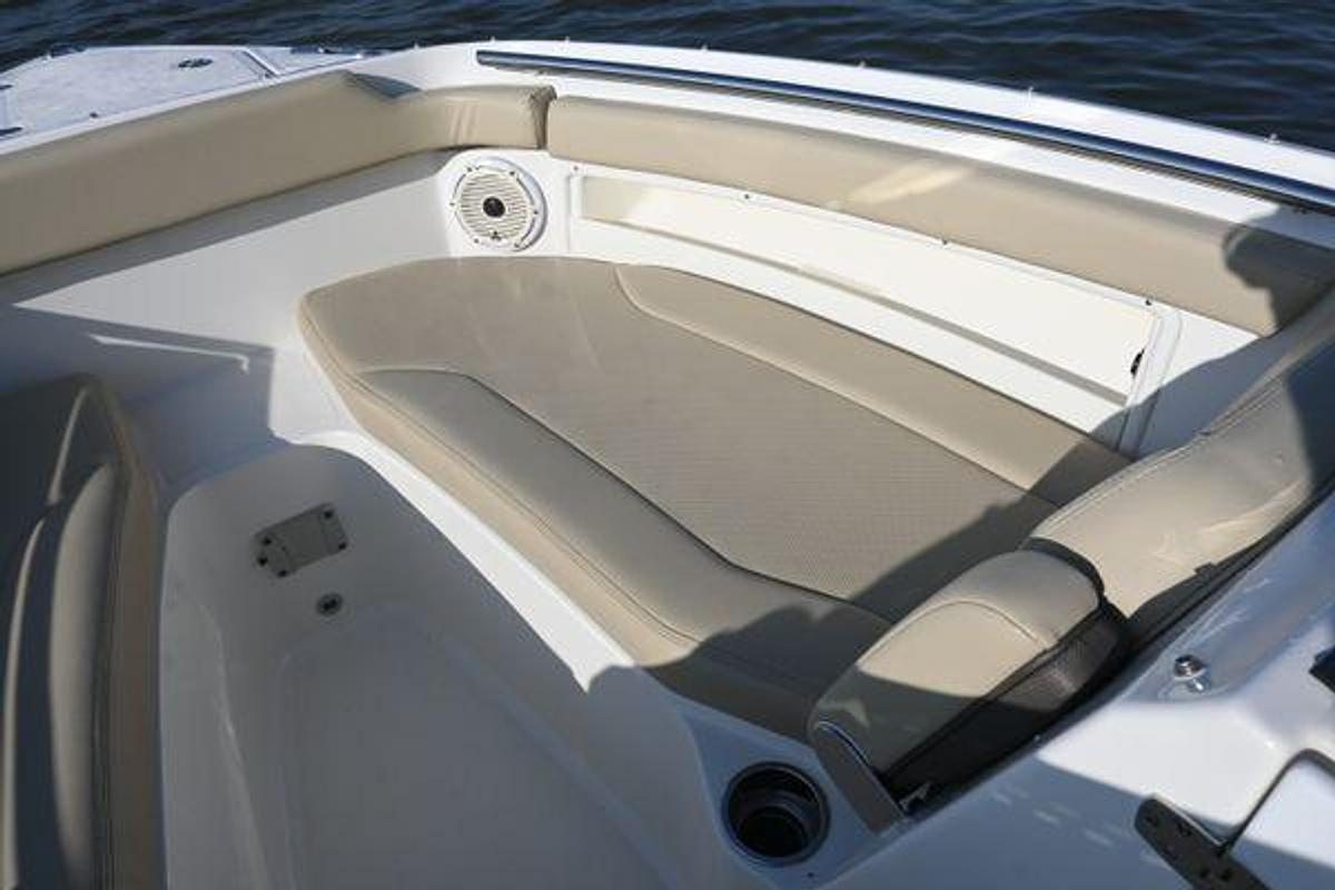 Used 2021 27' Pursuit DC 266 Dual Console | 27ft