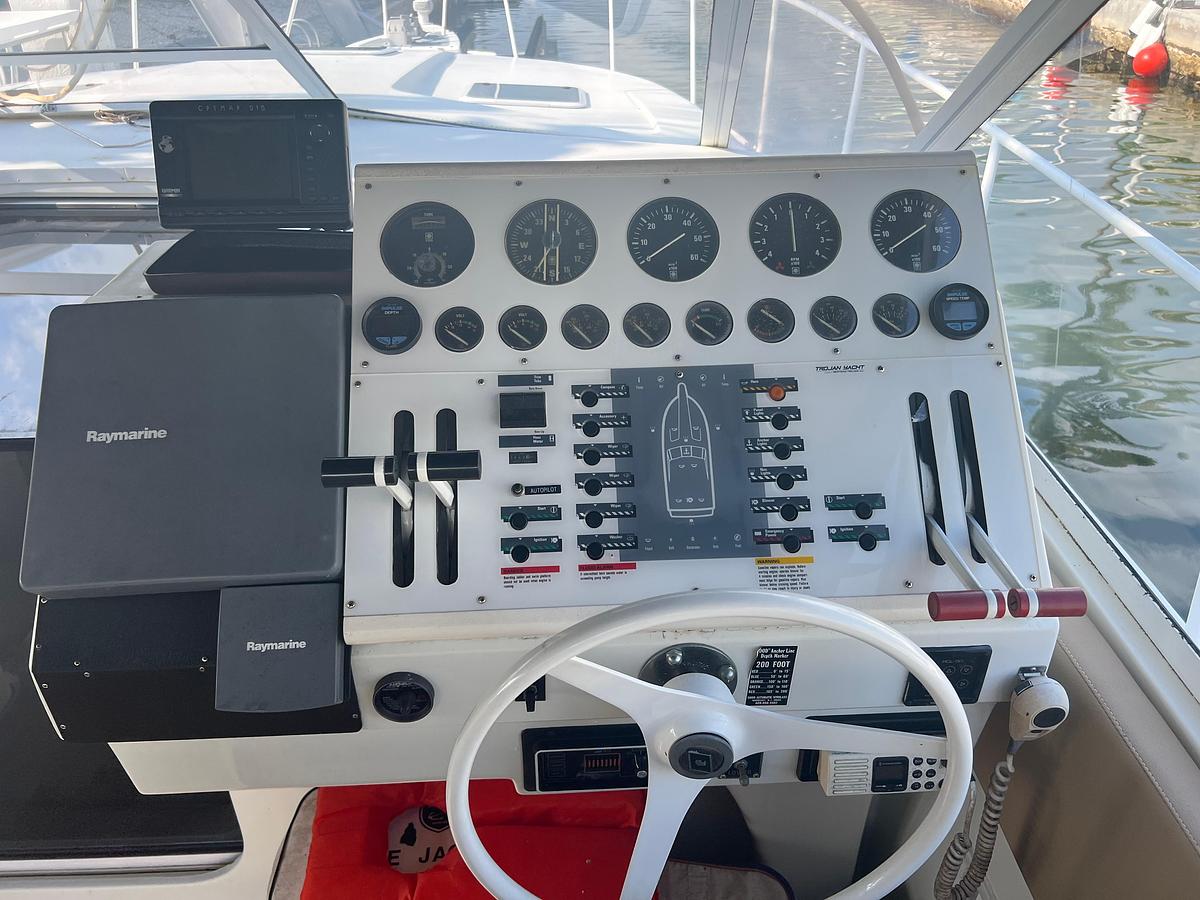 Used 1990 Trojan 11 Meter Express | 38ft