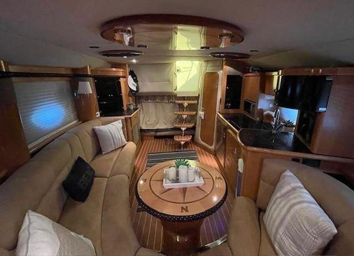 Used 2008 Larson Cabrio 330 Day Cruiser | 33ft