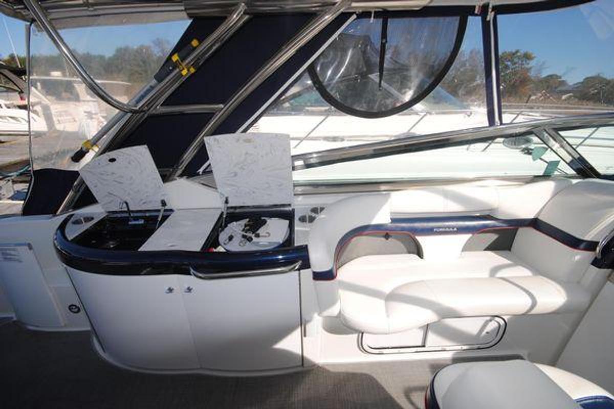 Used 2017 Formula 370 Super Sport } 37ft