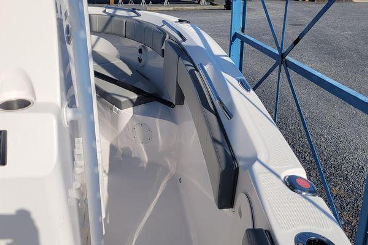 Used 2022 21' Aquasport 2100 Center Console | 21ft