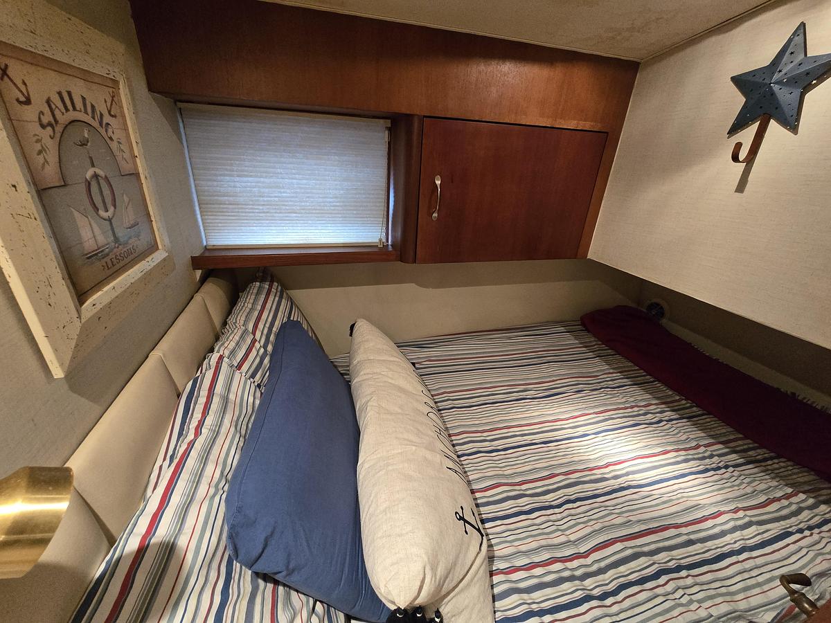 Used 1999 40' Ocean Yachts Open