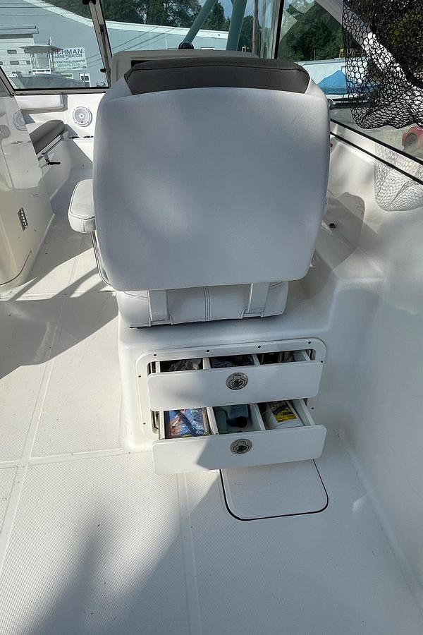 Used 2019 World Cat 230 DC | 23ft