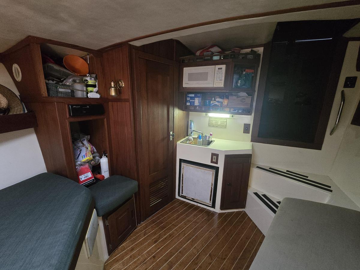 Used 1996 30' Albemarle 305 Express Fisherman