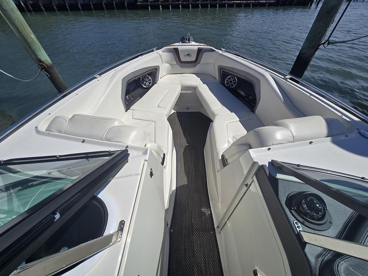 Used 2014 288 Monterey SS | 28ft